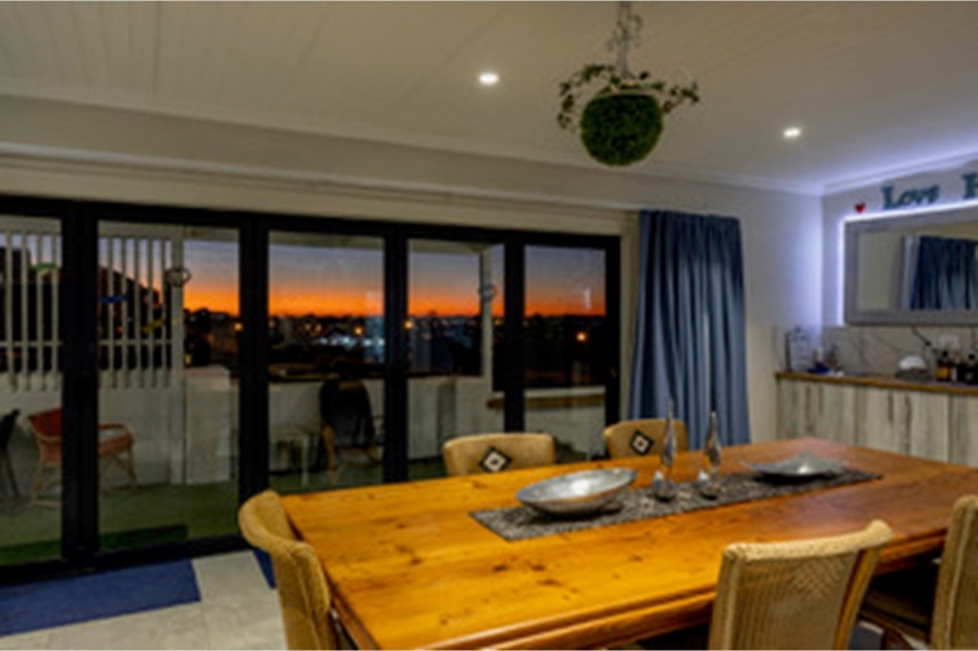 5 Bedroom Property for Sale in Da Gama Bay Western Cape